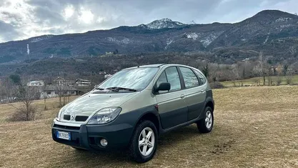 Usata Renault Scénic Privilege 102 CV (75 kW) 2002 Monovolume