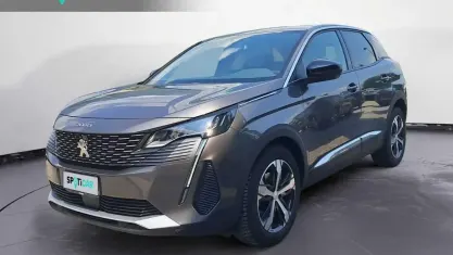 Usata Peugeot 3008 Allure 131 CV (96 kW) 2023 Grigio SUV