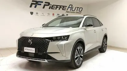 Grigio Nuova 2025 DS Automobiles DS7 Crossback SUV | 37.990 €