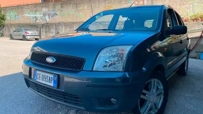 Usata Ford Fusion 68 CV (50 kW) 2004 Grigio Utilitaria