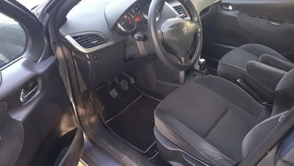 Gray Usata 2007 Peugeot 207 Tre volumi | 3250 € (Molto cara)