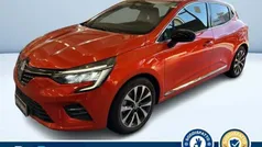 Arancione metallizzato Usata 2022 Renault Clio V Techno Tre volumi | 17.800 € (Buon prezzo)