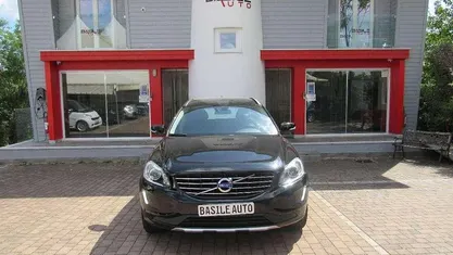 Nero Usata 2014 Volvo XC60 R-Design Momentum SUV | 11.900 € (Buon prezzo)