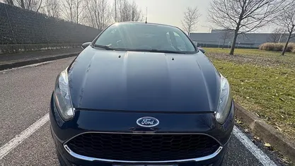 Usata Ford Fiesta 95 CV (69 kW) 2016 Blu Berlina
