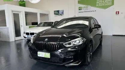 Usado BMW 118 M Sport 150 CV (110 kW) 2024 Negro Utilitario