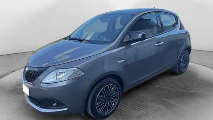 Usata Lancia Ypsilon Gold 69 CV (50 kW) 2024 Utilitaria