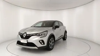 Grigio Usata 2023 Renault Captur Techno SUV | 19.750 € (Buon prezzo)