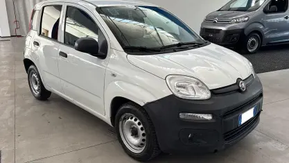 Usata Fiat Panda Pop 69 CV (50 kW) 2019 Bianco pastello Utilitaria