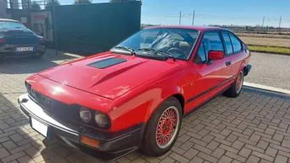 Usata Alfa Romeo GTV 158 CV (116 kW) 1983 Rosso Coupé