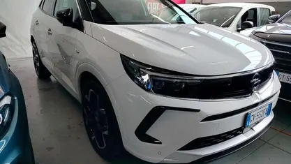 Bianco Usata 2024 Opel Grandland X Ultimate SUV | 22.950 € (Ottimo prezzo)