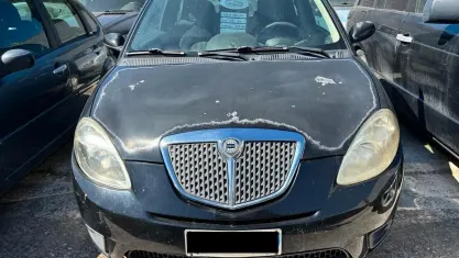 Usata Lancia Ypsilon 80 CV (58 kW) 2004 Nero Utilitaria