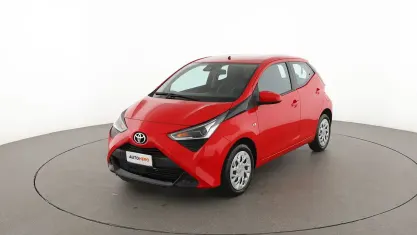 Usata Toyota Aygo X-play 72 CV (52 kW) 2021 Rosso Utilitaria