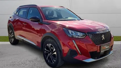 Rosso Usata 2023 Peugeot 2008 Allure SUV | 18.900 € (Buon prezzo)