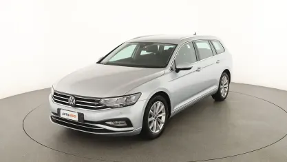 Usata VW Passat Business 150 CV (110 kW) 2023 Grigio Station wagon