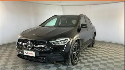 Käytetty Mercedes GLA250 Premium 218 HP (160 kW) 2022 Musta Katumaasturi