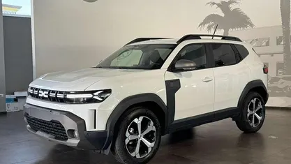 Bianco Nuova 2025 Dacia Duster Journey SUV | 23.490 € (Buon prezzo)
