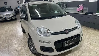 Usata Fiat Panda Lounge 84 CV (61 kW) 2012 Beige Utilitaria