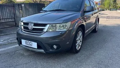 Usata Fiat Freemont Lounge 140 CV (102 kW) 2012 Grigio SUV