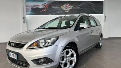 Usata Ford Focus 90 CV (66 kW) 2010 Grigio Station wagon
