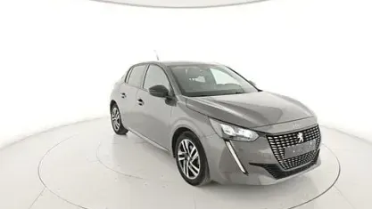 Usata Peugeot 208 Allure 101 CV (74 kW) 2023 Argento Utilitaria