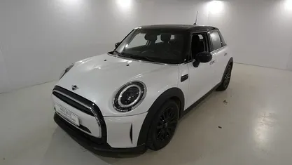 Nanuq white Usata 2023 Mini Cooper Classic Due volumi | 25.900 € (Buon prezzo)