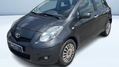 Usata 2011 Toyota Yaris Sol Tre volumi | 8000 € (Molto cara)