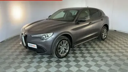 Usata Alfa Romeo Stelvio Lusso 210 CV (154 kW) 2019 Grigio SUV