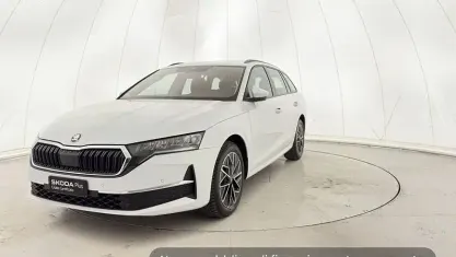 Usata Skoda Octavia Executive 150 CV (110 kW) 2025 Bianco Station wagon