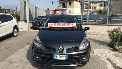 Usata Renault Clio II LE 85 CV (62 kW) 2008 Grigio Berlina