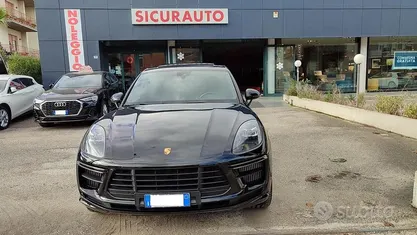 Begagnad Porsche Macan Turbo 441 HK (324 kW) 2020 Svart SUV