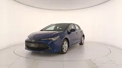 Blu Usata 2020 Toyota Corolla Business Edition Tre volumi | 18.500 € (Buon prezzo)