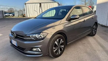 Usata VW Polo Life 95 CV (69 kW) 2021 Grigio Berlina