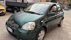 Usata 2003 Toyota Yaris Sol Tre volumi | 1500 € (Buon prezzo)