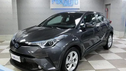 Usata Toyota C-HR Active 98 CV (72 kW) 2017 SUV