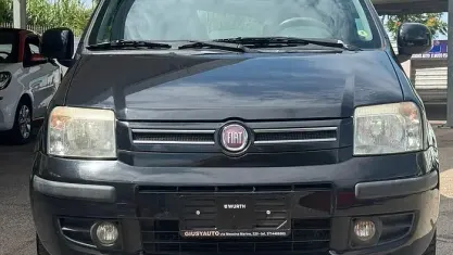 Usata Fiat Panda Emotion 69 CV (50 kW) 2010 Nero Utilitaria