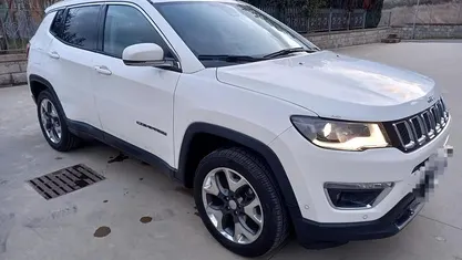 Usata Jeep Compass Limited 140 CV (102 kW) 2018 Bianco SUV