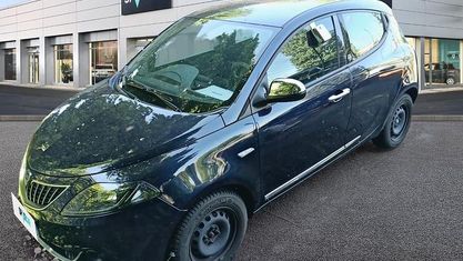 Usata Lancia Ypsilon Gold 69 CV (50 kW) 2021 Blu Utilitaria