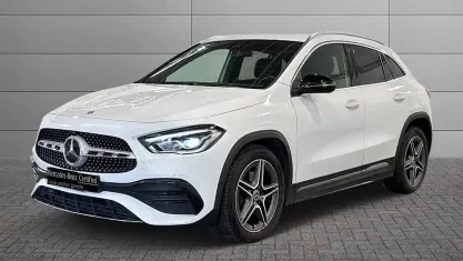 Usata Mercedes GLA180 Premium 116 CV (85 kW) 2023 Grigio chiaro metallizzato SUV