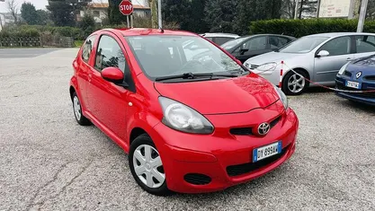 Usata Toyota Aygo 68 CV (50 kW) 2009 Rosso Utilitaria