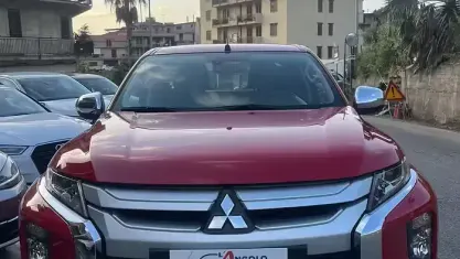 Usata Mitsubishi L200 Select 150 CV (110 kW) 2021 Rosso Pick-up