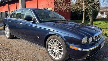 Usata Jaguar XJ Executive 207 CV (152 kW) 2007 Blu Berlina