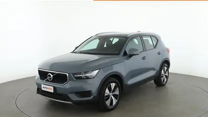 Grigio Usata 2020 Volvo XC40 Momentum SUV | 25.499 € (Buon prezzo)