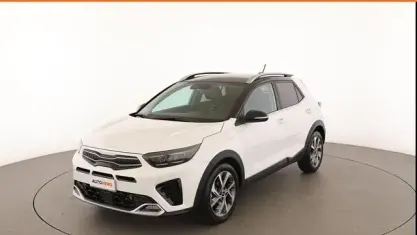 Usata Kia Stonic GT-Line 101 CV (74 kW) 2022 Bianco SUV