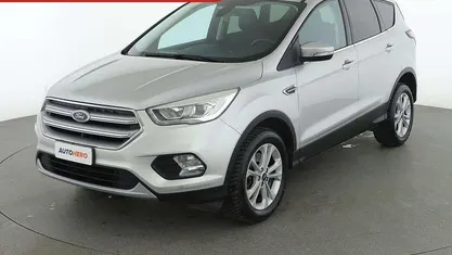 Usata Ford Kuga Titanium 120 CV (88 kW) 2017 Argento SUV