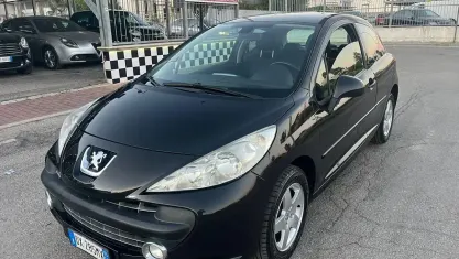 Usata Peugeot 207 95 CV (69 kW) 2009 Nero Berlina