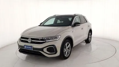 Grigio metallizzato Usata 2023 VW T-Roc R-line SUV | 24.300 € (Buon prezzo)
