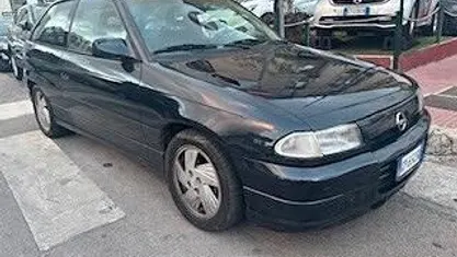 Usata Opel Astra 150 CV (110 kW) 1992 Berlina
