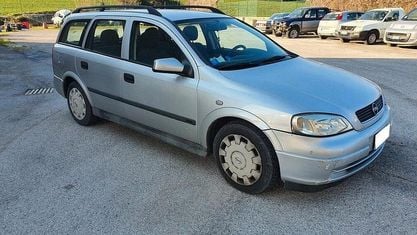 Usata Opel Astra Club 101 CV (74 kW) 2001 Grigio Station wagon