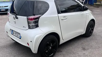 Begagnad Toyota iQ 68 HK (50 kW) 2009 Halvkombi