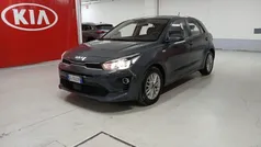 Grigio Usata 2021 Kia Rio 2 Tre volumi | 12.900 € (Buon prezzo)